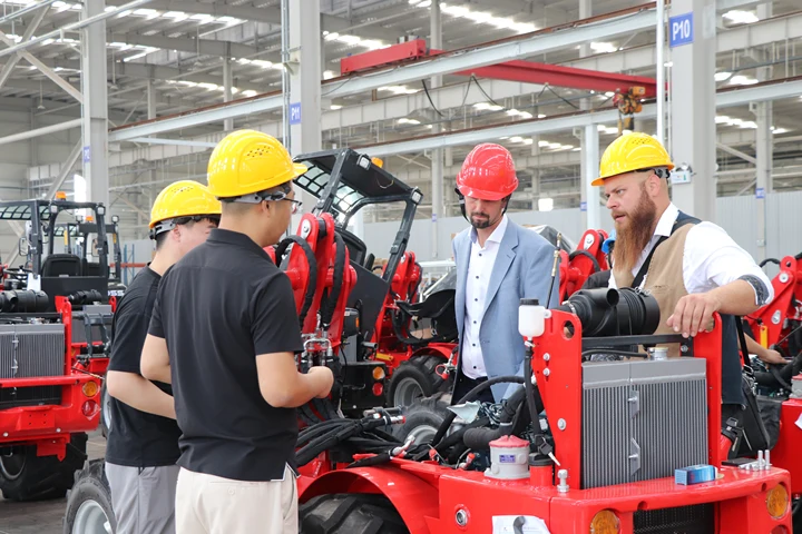 Pá carregadora frontal compacta Pá carregadora frontal compacta