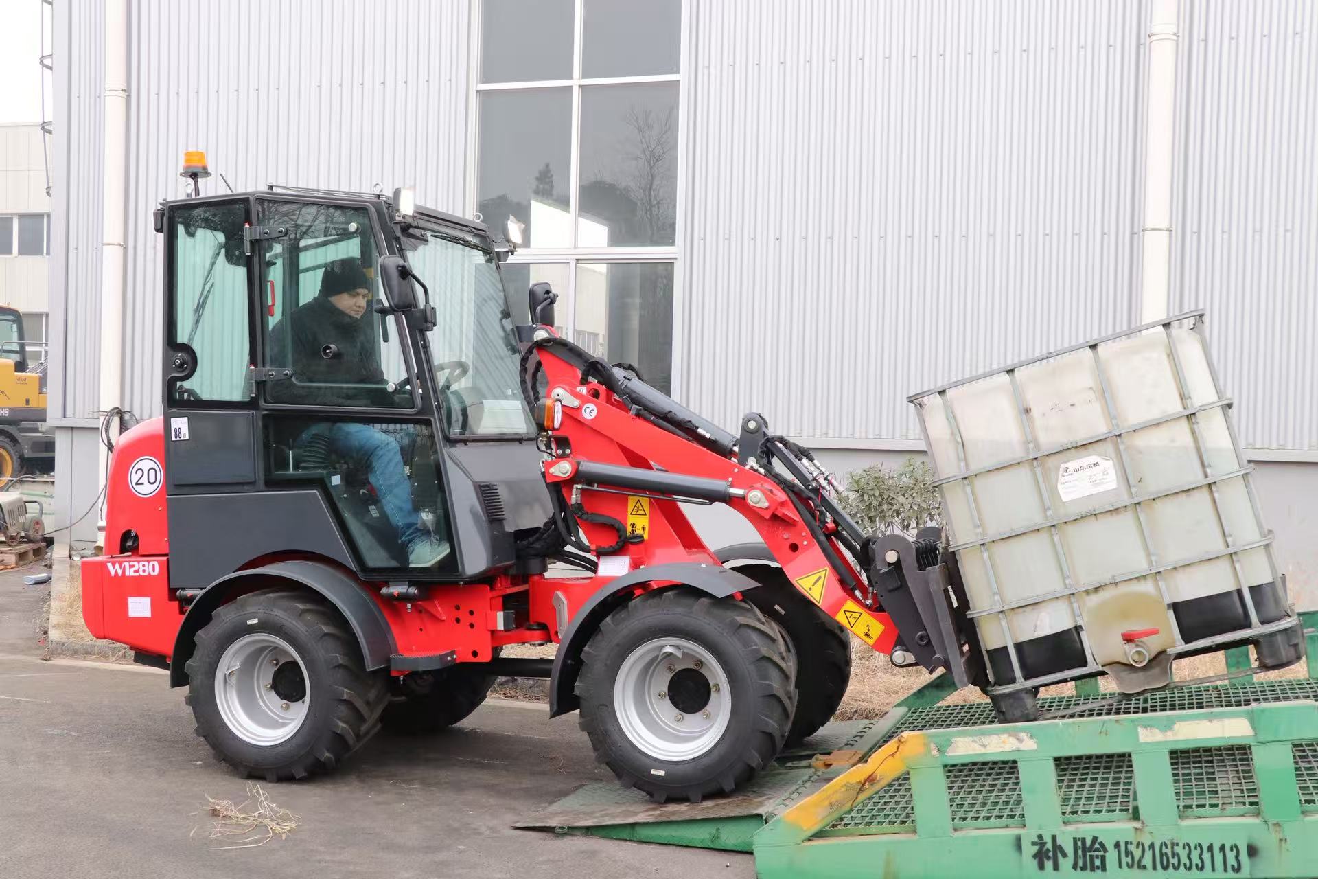 Great Compact Loader