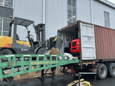 Cargador de ruedas compacto