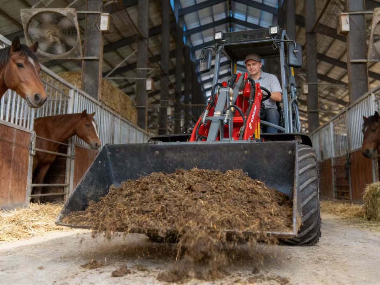 Kompaktowa ładowarka kołowa do rzędów winnic Kompaktowa ładowarka kołowa do rzędów winnic