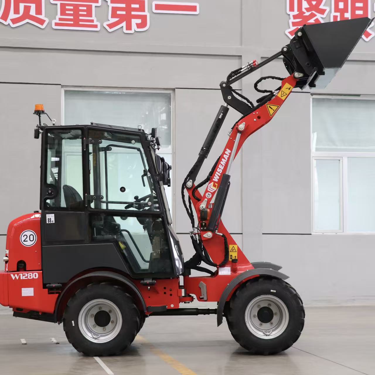 Kompaktowa ładowarka do winnic europejskich