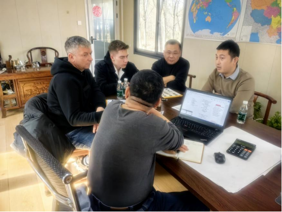 Mała ładowarka przegubowa