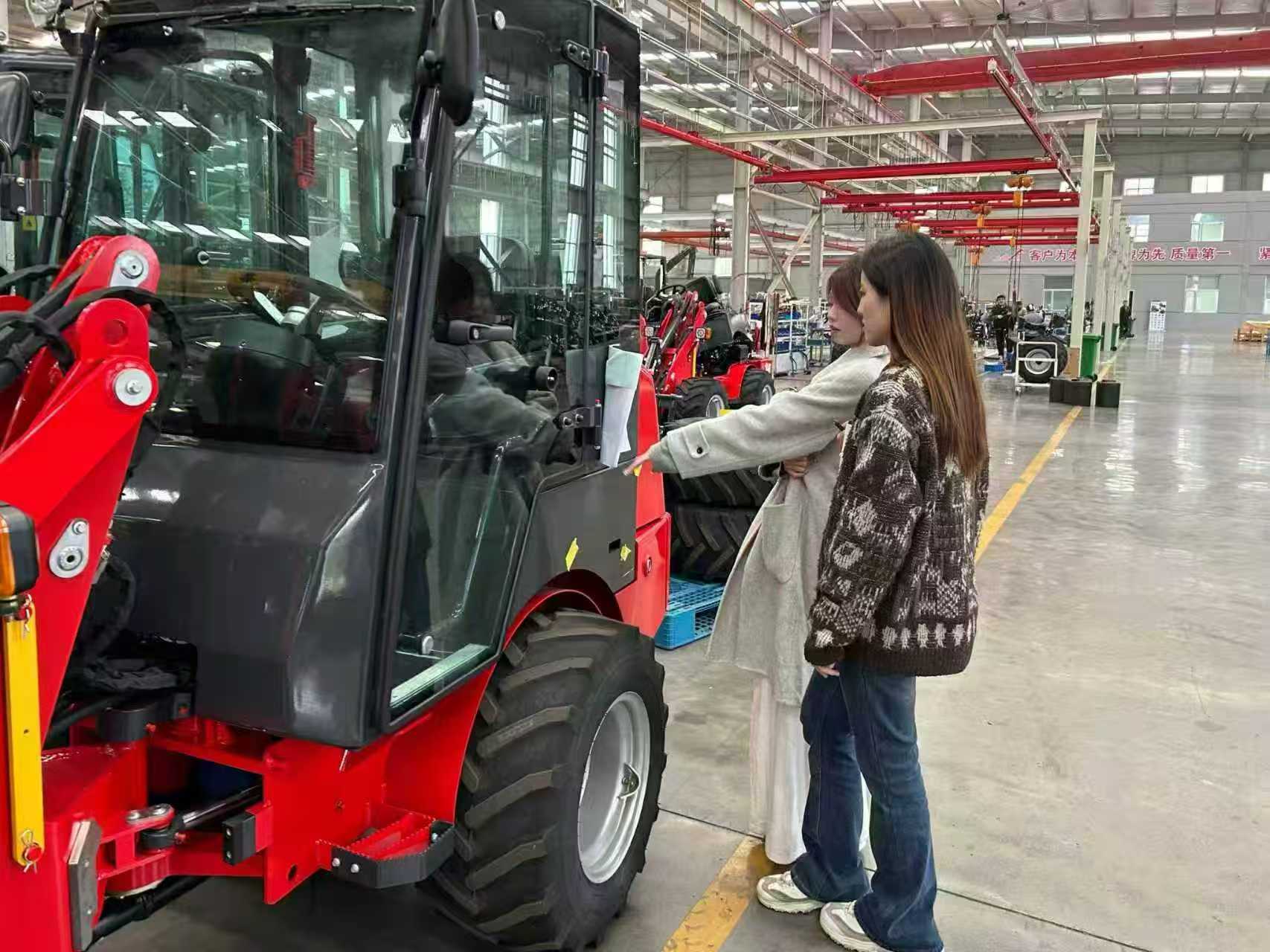 Compact Articulating Loader Compact Articulating Loader