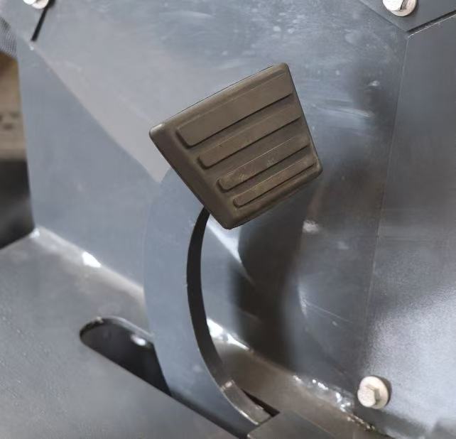 Cargador articulado compacto y potente