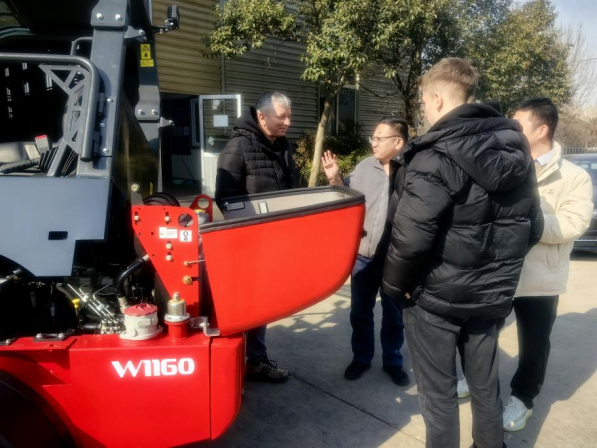 Mała ładowarka przegubowa