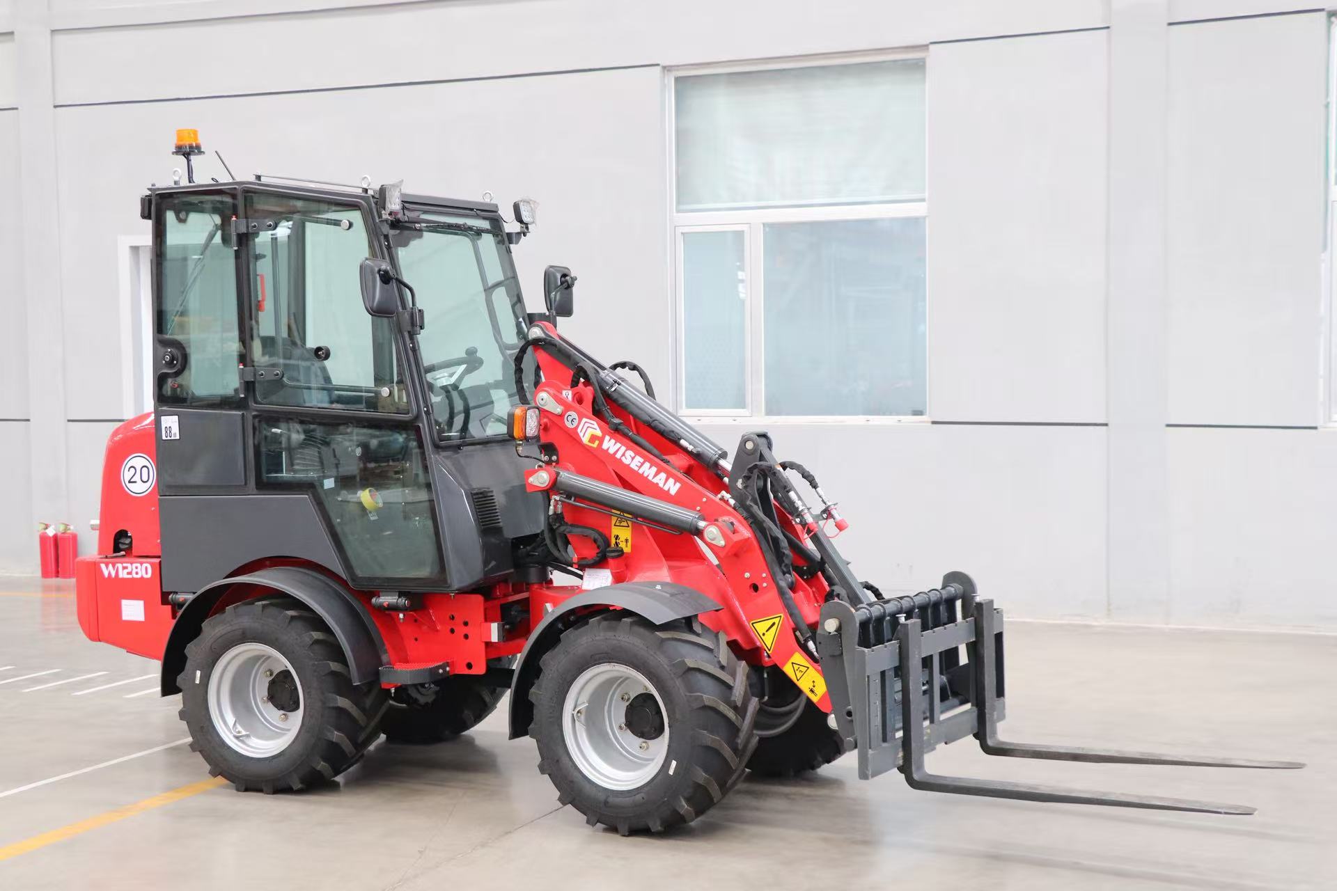 Carregadora compacta para vinhas europeias Carregadora compacta para vinhas europeias