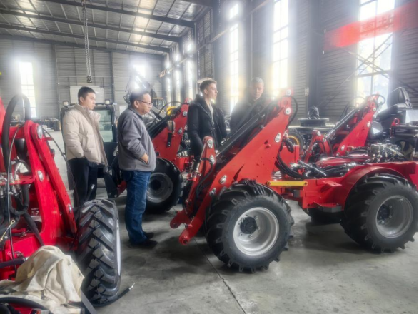 Mała ładowarka przegubowa