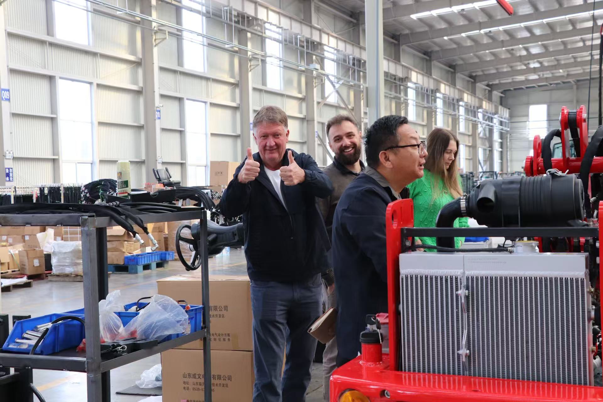 Elektryczna kompaktowa ładowarka kołowa Elektryczna kompaktowa ładowarka kołowa