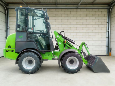 Compact Loader for European Vineyards