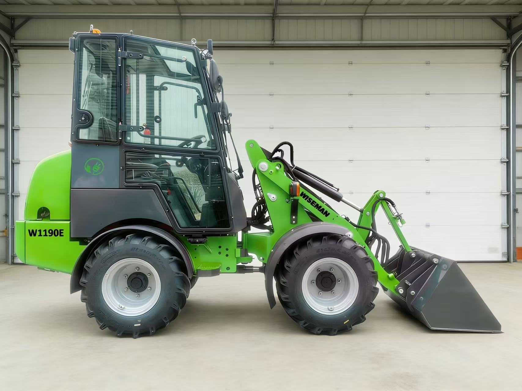 Продается компактный шарнирно-сочлененный погрузчик.